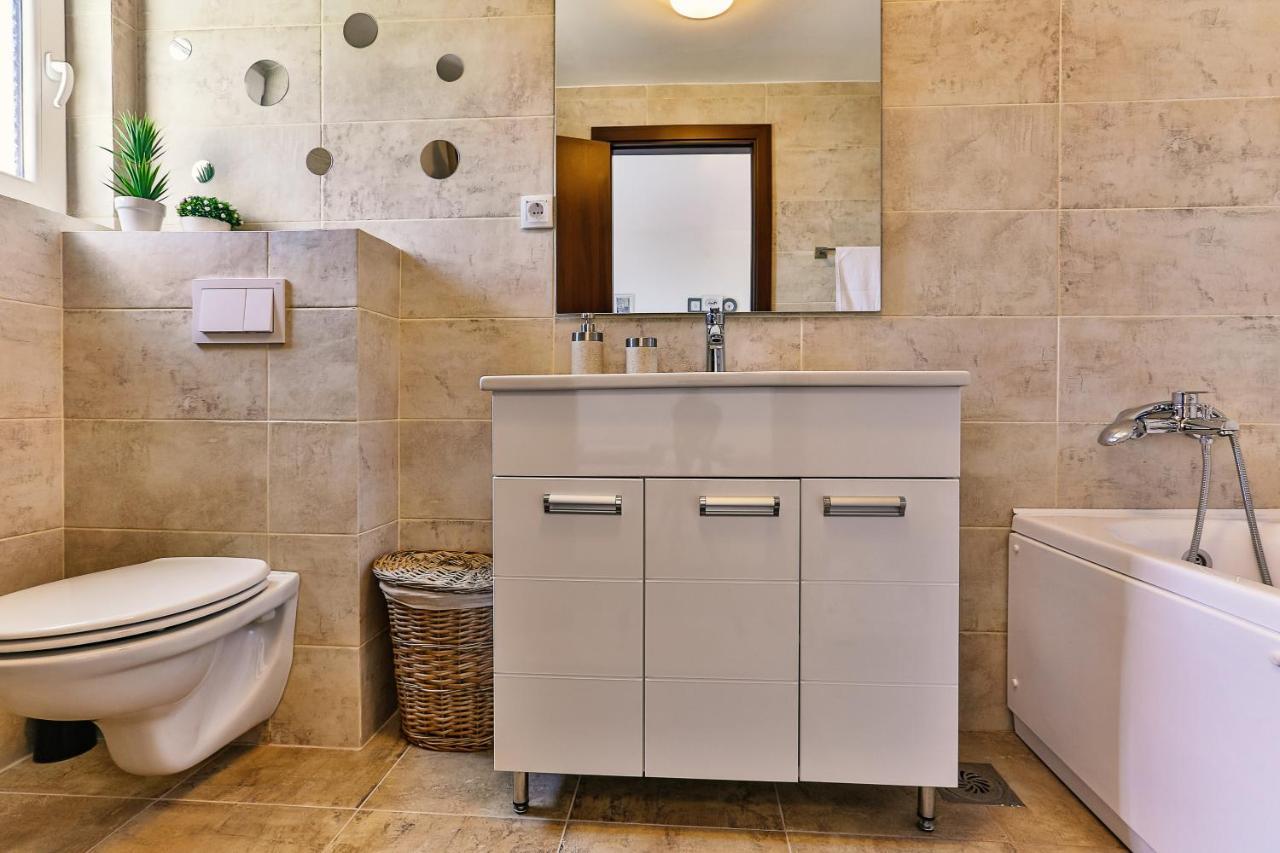 Apartmani Visum スヴェティ・ステファン エクステリア 写真