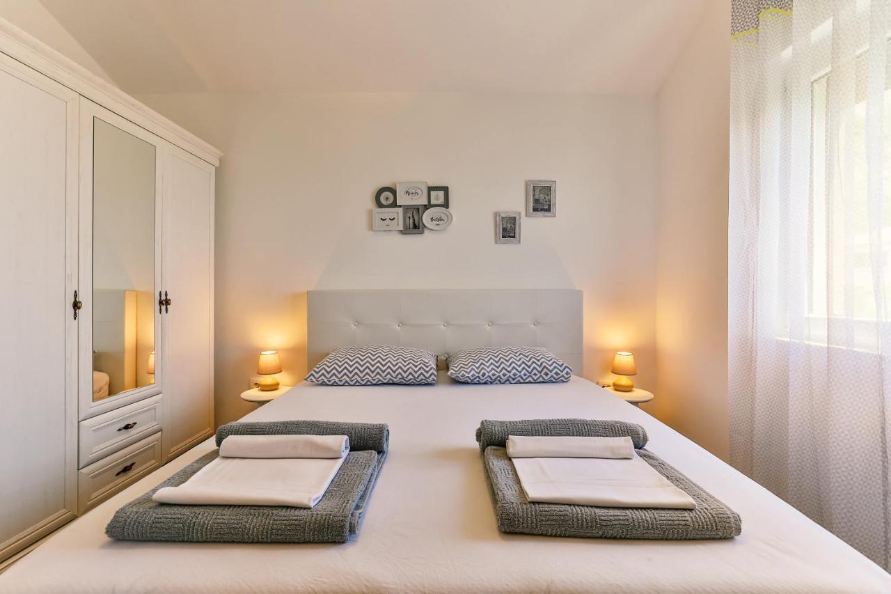 Apartmani Visum スヴェティ・ステファン エクステリア 写真